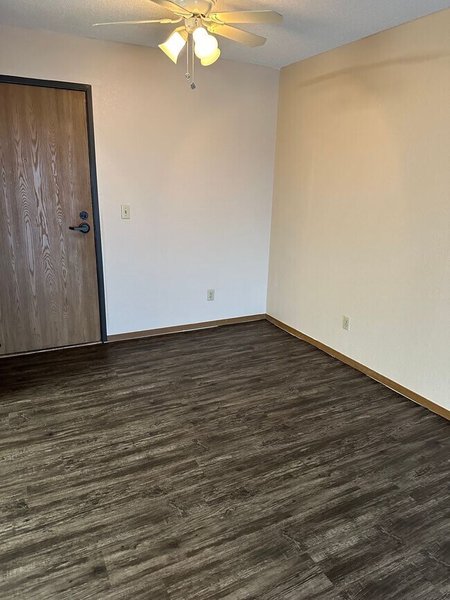 Foto del edificio - One Bedroom