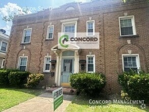 Building Photo - 603 Simpson St