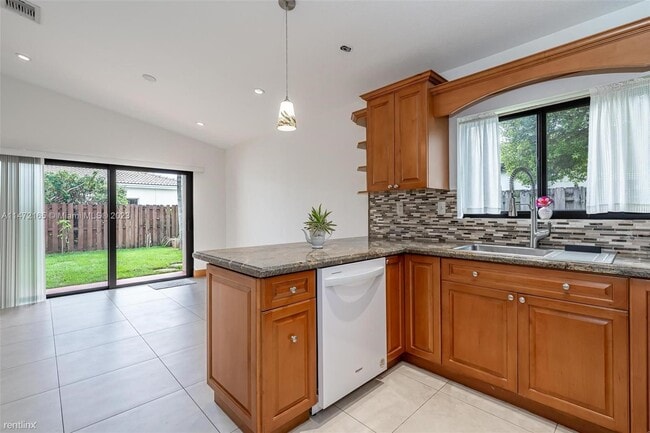 Building Photo - 3 br, 2 bath House - 502 SW 88th Ct