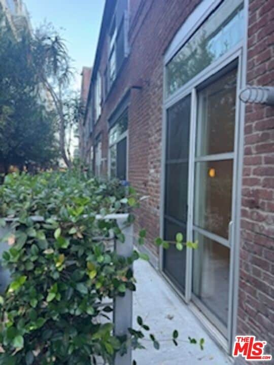 Building Photo - 527 Molino St