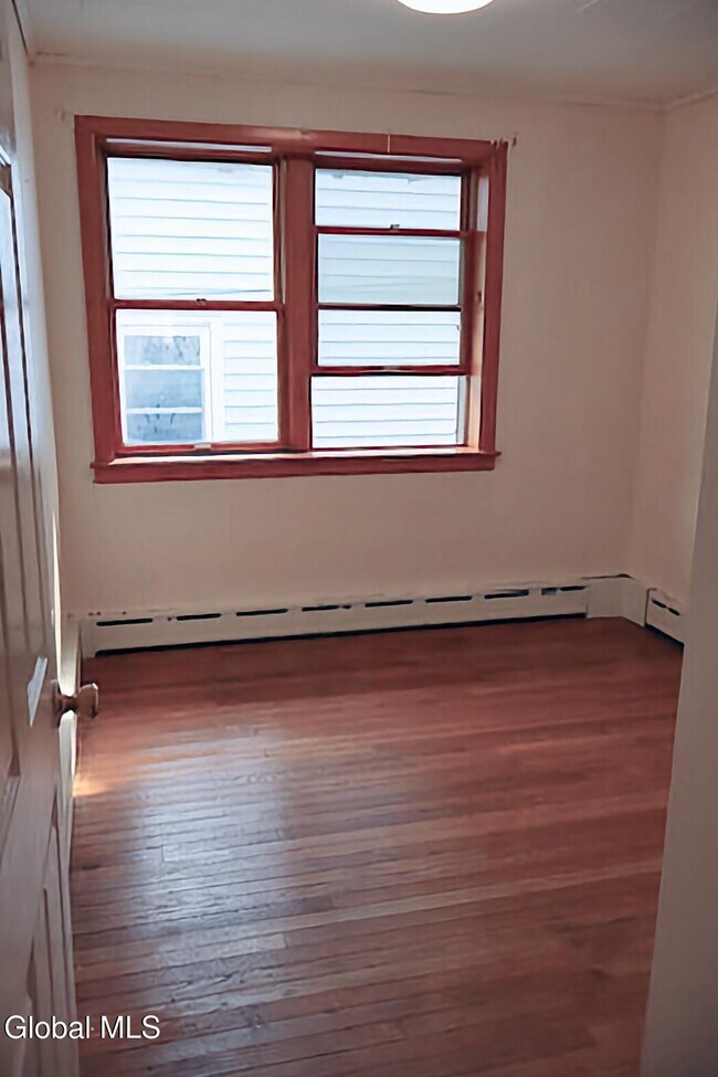 Foto del edificio - 19 Wilkins Ave