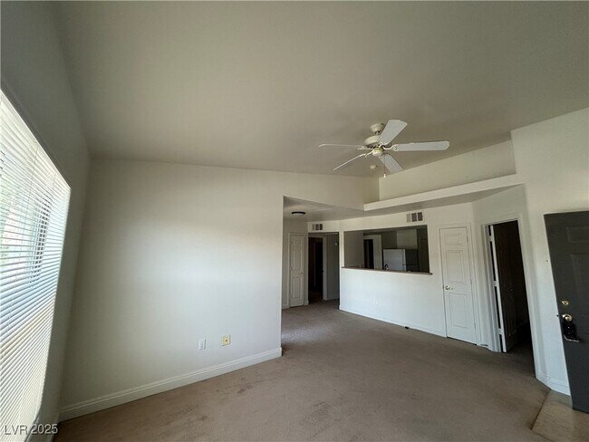 Foto del edificio - 8000 W Badura Ave