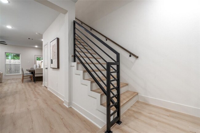 Foto del edificio - 8122 Corinth St