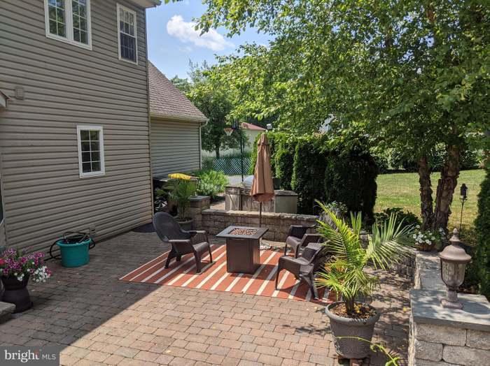 Primary Photo - 2155 Elm Ave