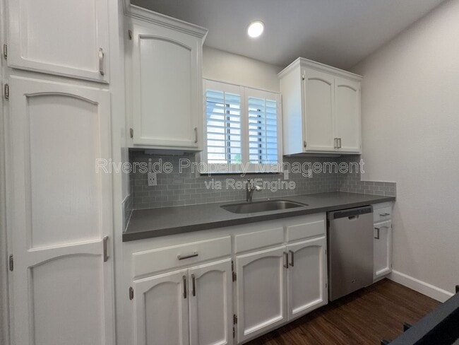 Foto del edificio - 9505 Arlington Ave