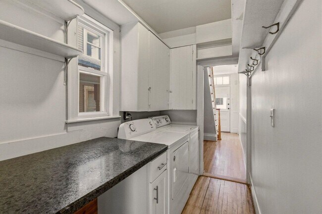 Foto del edificio - 514 Middle, 1