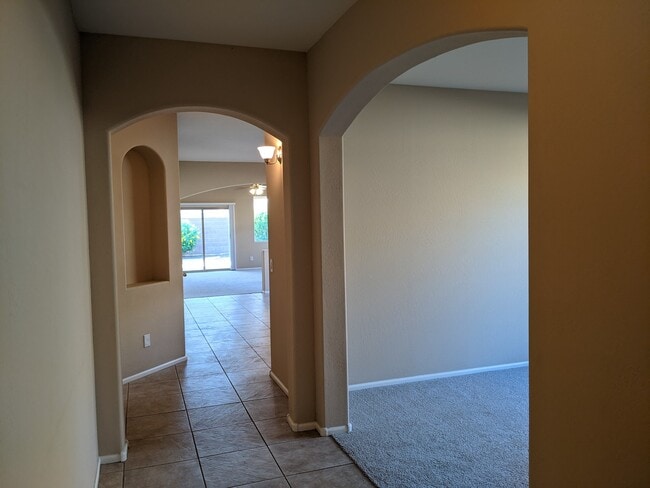 Building Photo - 17525 W Larkspur Dr