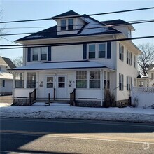 Building Photo - 140 W Main St