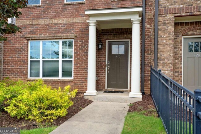 Foto del edificio - 918 Westmoreland Circle Northwest
