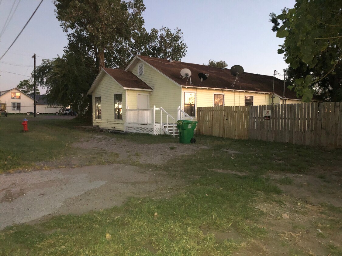 2343 W Wheeler Ave, Aransas Pass, TX 78336 House Rental in Aransas