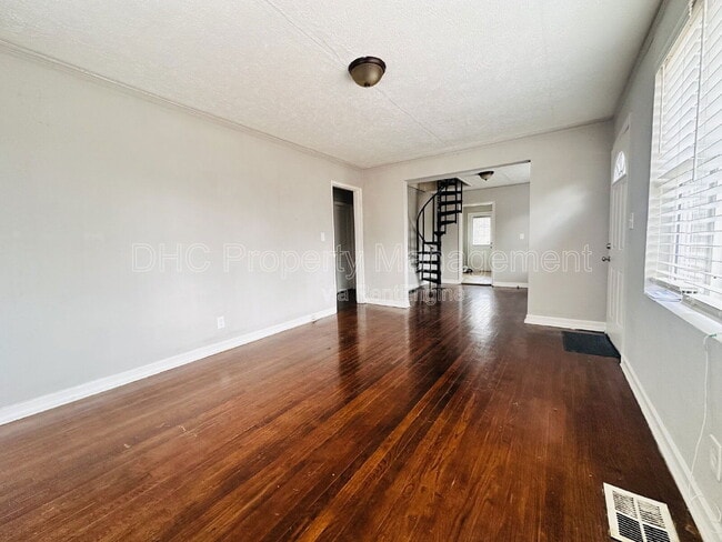 Building Photo - 1994 Don Juan Ln