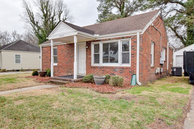 Building Photo - 2808 Arcadia Ave