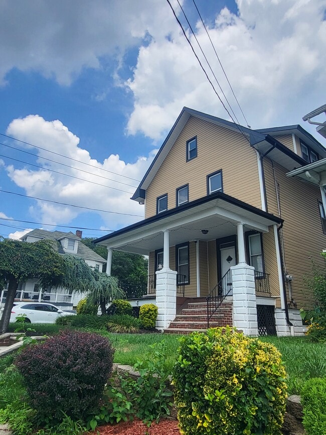 Building Photo - 36 Van Houten Ave