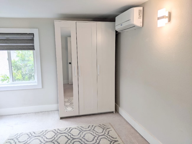 Building Photo - 835 N Raymond Ave