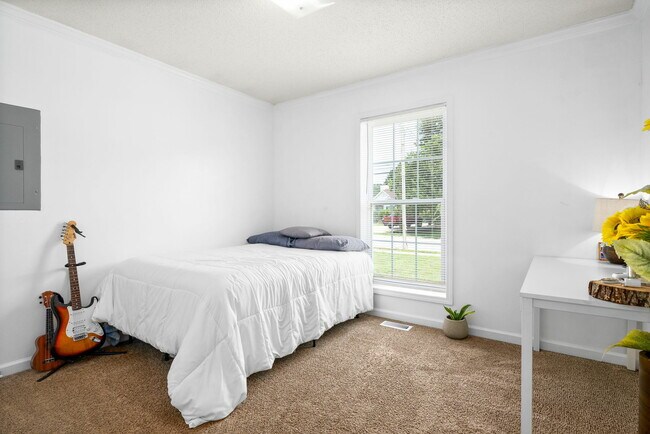 Building Photo - 1212 Marla Dr