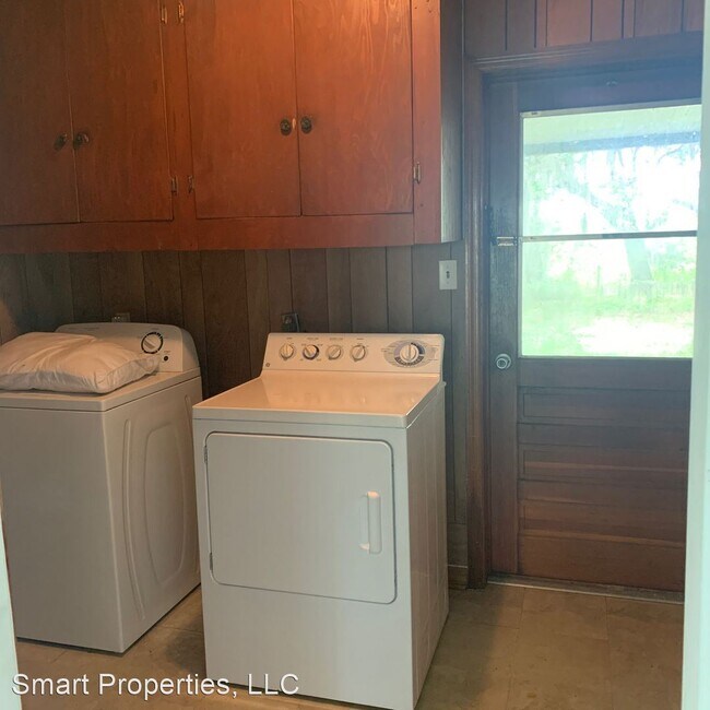Building Photo - 2 br, 2 bath House - 2660 Old Medulla Rd