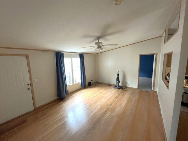 Foto del edificio - Great Location! 3 Bed, 2 Bath West-Flagstaff Home - Students & Pets OK! Avail Aug 10th!