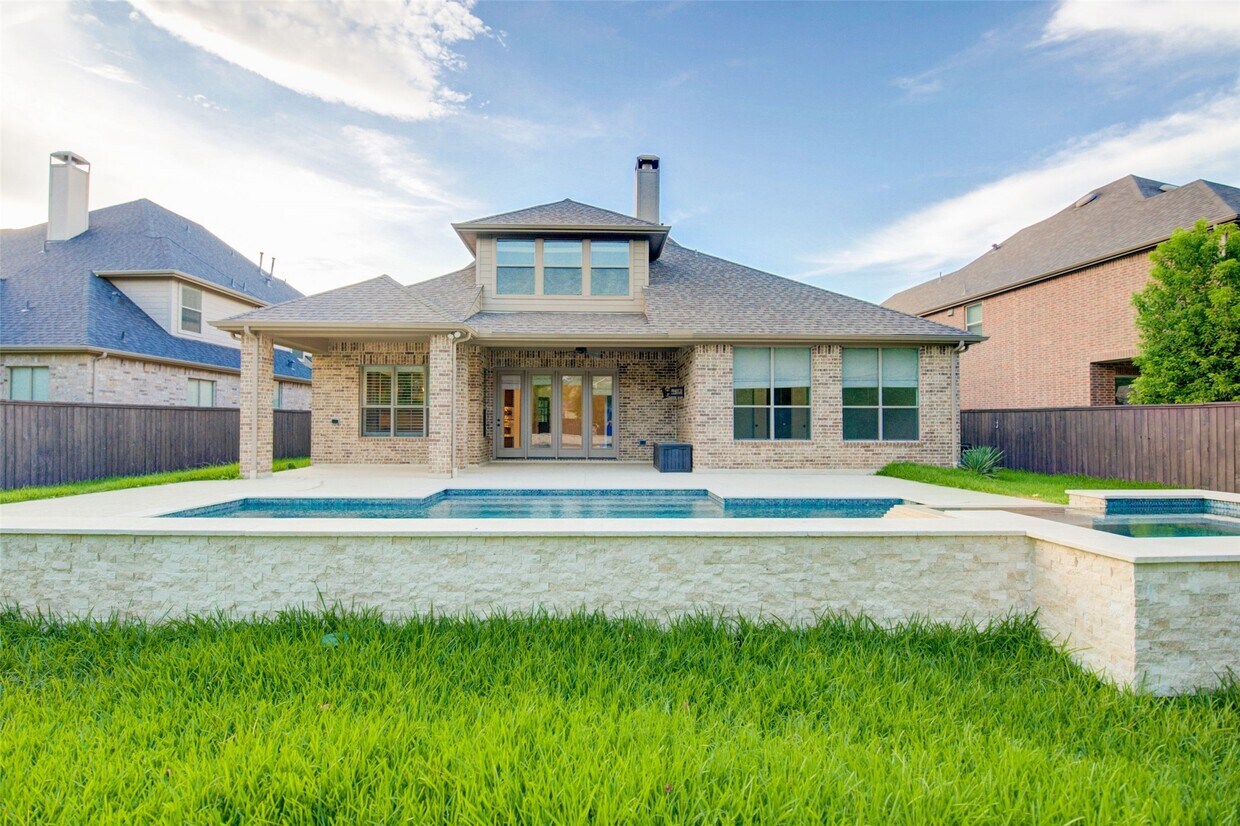 Primary Photo - 158 N Almondell Way