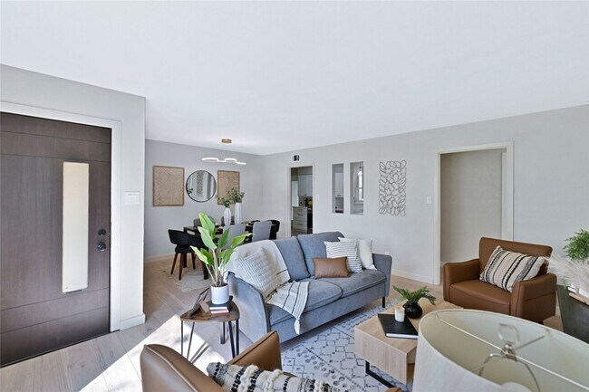 Building Photo - 10506 Sandra Lynn Dr