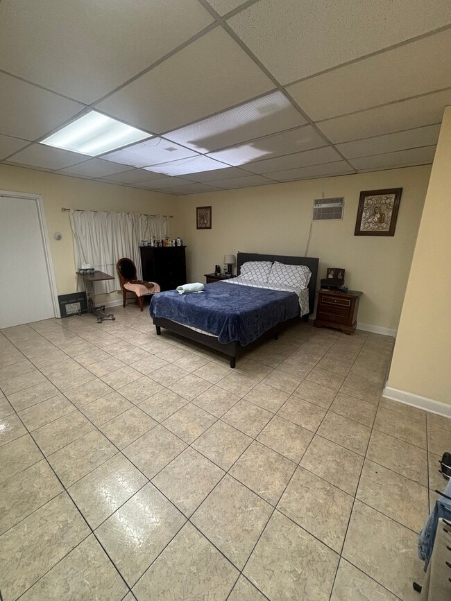 Foto del edificio - 3043 W Montrose Ave