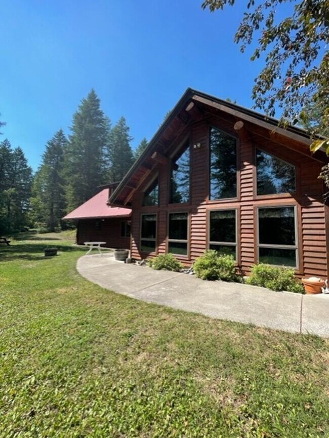 Building Photo - 3 br, 2.5 bath House - 270 Larch Ridge # PB