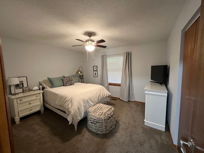 Building Photo - 612 Acorn Pl