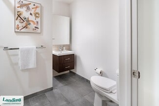 Building Photo - 933 McGee St