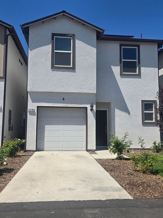Foto del edificio - 3 Br 2.5 ba new build home available now