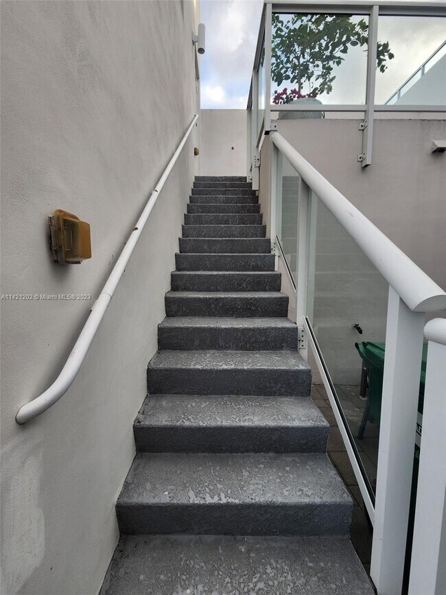 Foto del edificio - 6331 NW 105th Ct