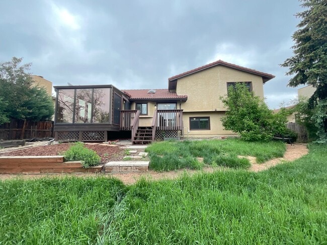 Building Photo - 3 Bedroom Home Available Near Research Pkw...