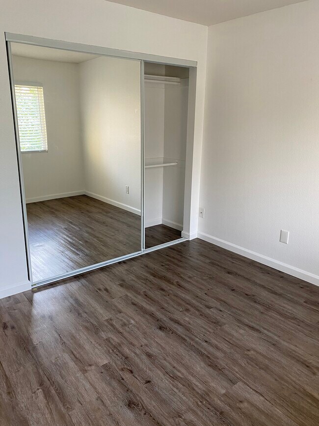 Foto del edificio - 204 Woodland Pkwy