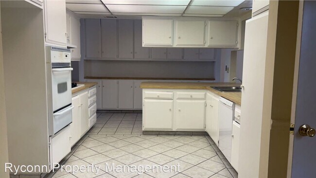 Building Photo - 4 br, 2 bath House - 10080 Delphi Ct.