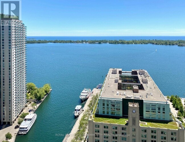 Building Photo - 8 York St