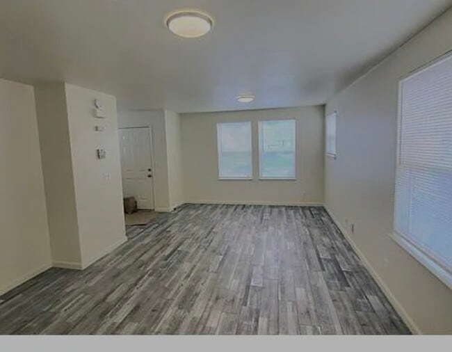 Building Photo - 10559 East Ct