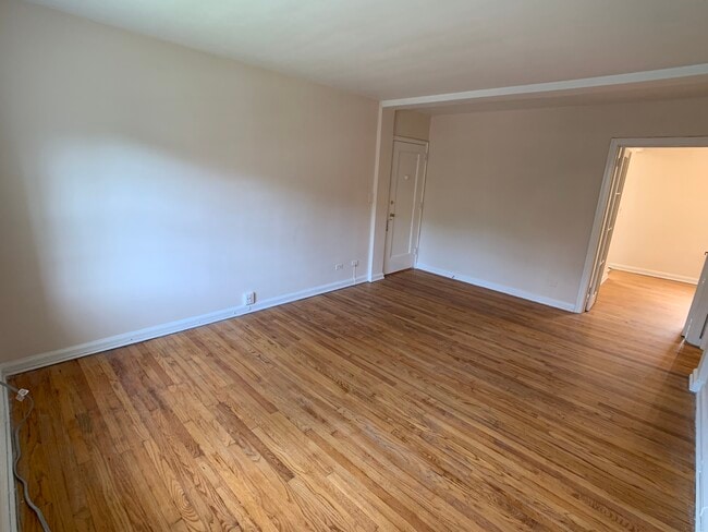 Building Photo - 2848 Fairway Dr