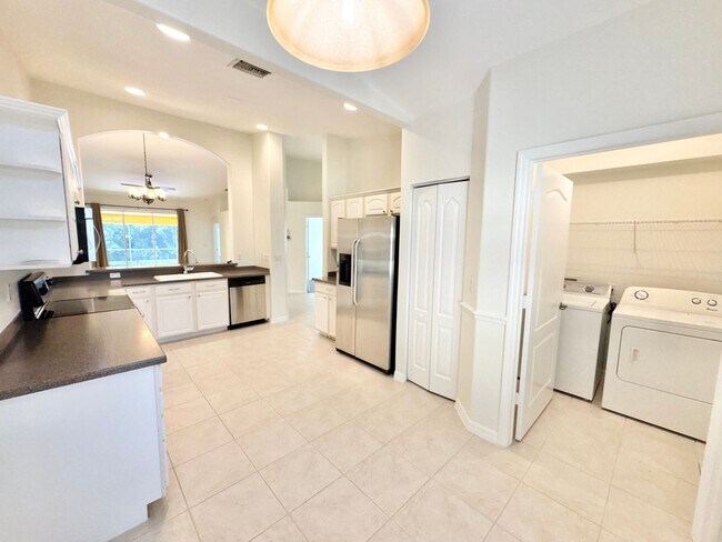 Foto del edificio - ** TUSCANY COVE ** 3 BED / 2 BATH - VILLA ...