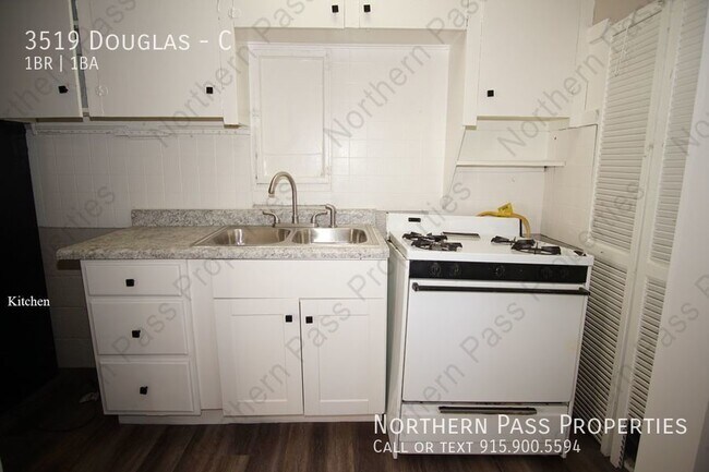 Building Photo - Cozy 1 BDR Apartment Near Memorial Park!