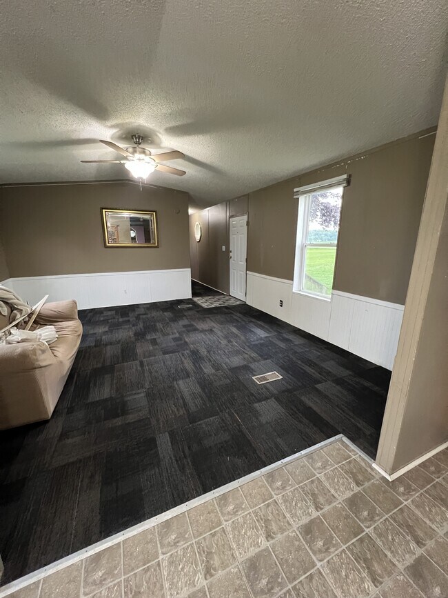 Foto del edificio - 2328 Oak Hill Rd