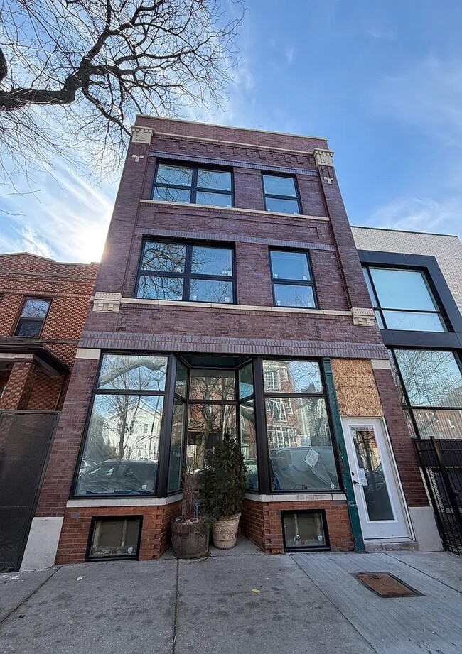 Building Photo - 1751 W Superior St