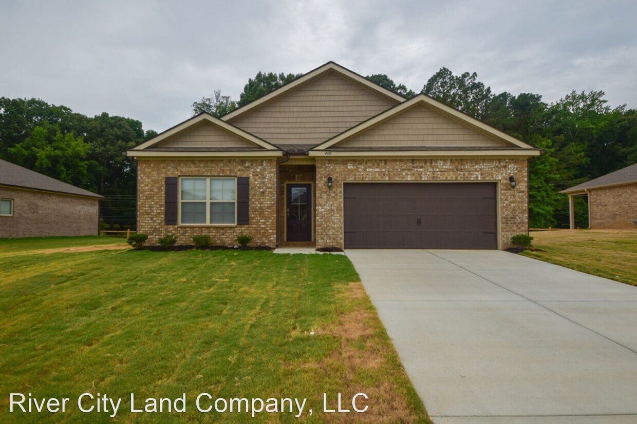 4 br, 2 bath House 400 Lilly House Rental in Oakland, TN