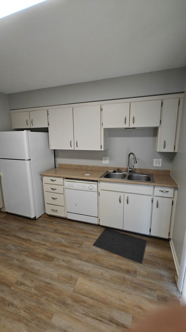 Building Photo - 325 NW 62nd Terrace