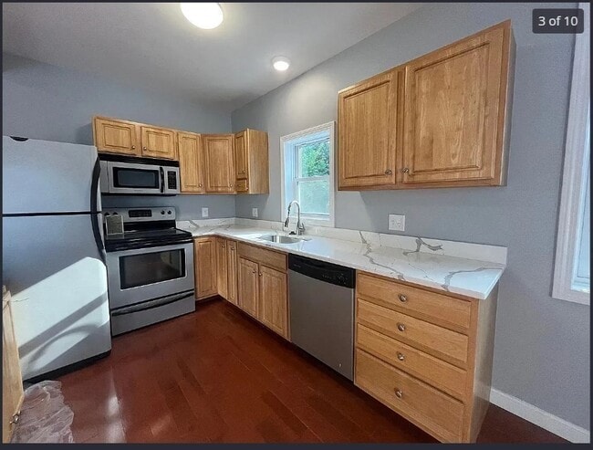 Building Photo - 11 Avon Pl