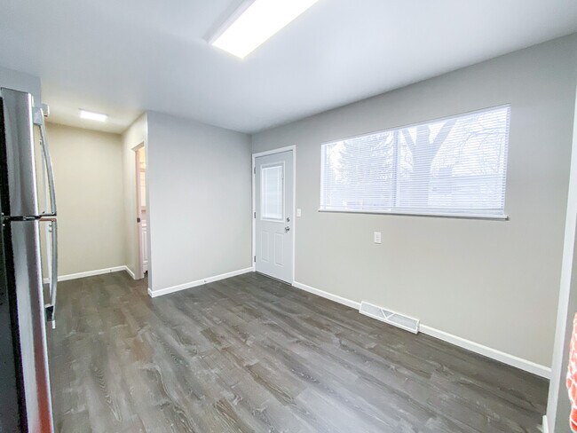Building Photo - 1123 Catalpa Cir