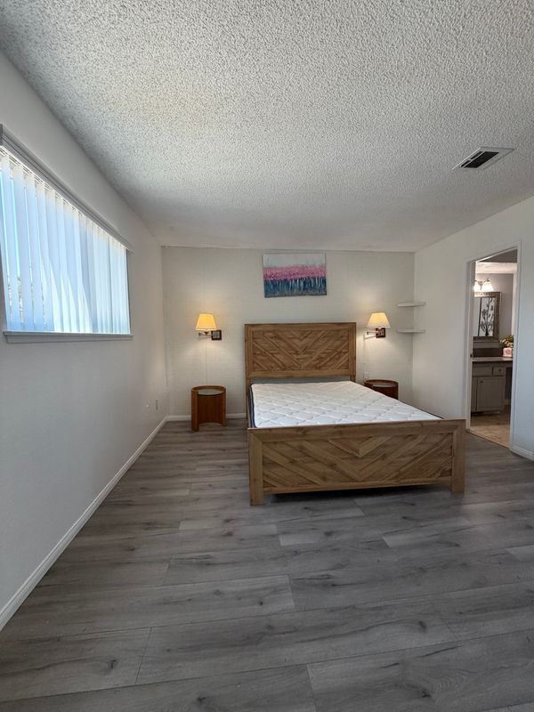 Foto del edificio - 906 S Mountain Ave