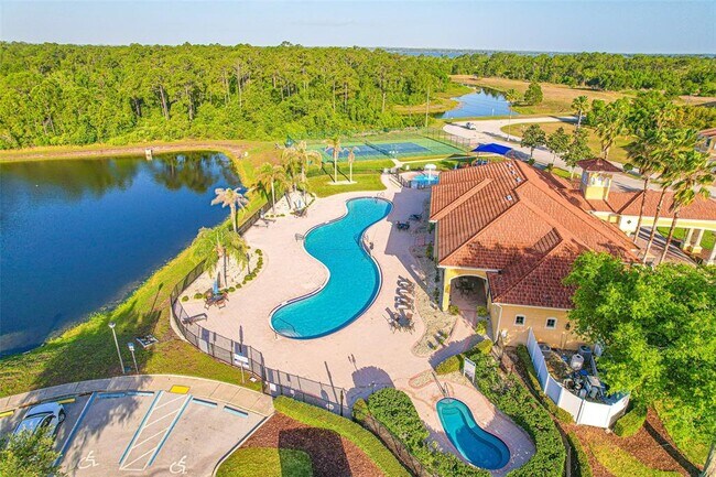 Foto del edificio - 695 Bay Leaf Dr