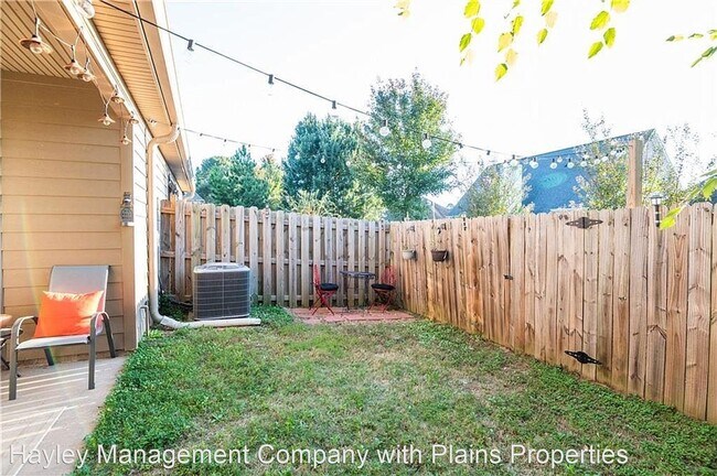 Foto del edificio - 3 br, 2.5 bath House - 2032 Stephanie Ct