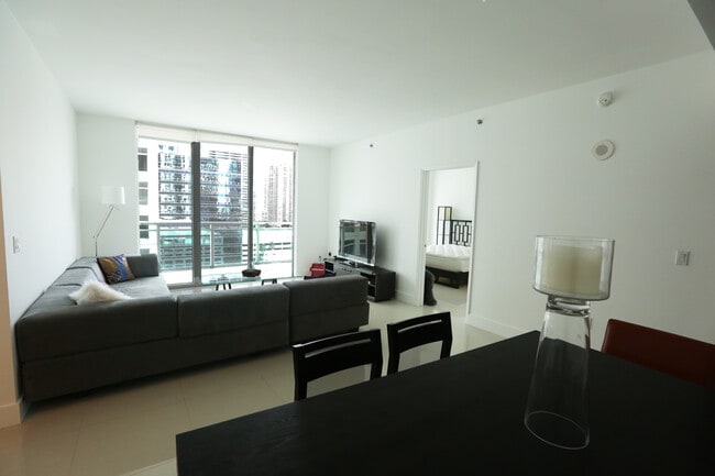Foto del edificio - 950 Brickell Bay Dr