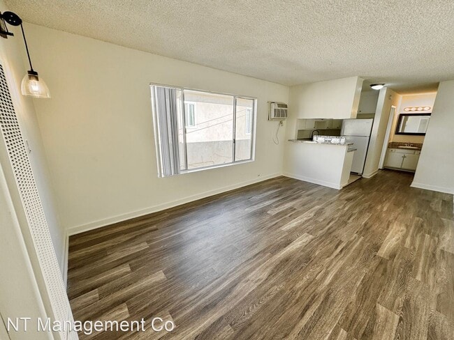 Building Photo - Studio, 1 bath Apartment - 3532 Keystone A...