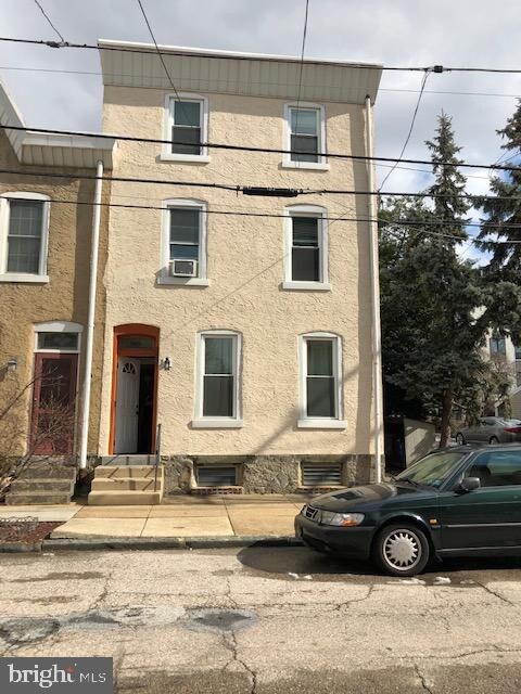 Primary Photo - 3835 Terrace St