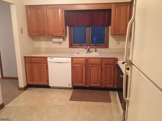 Building Photo - 206 NJ-284